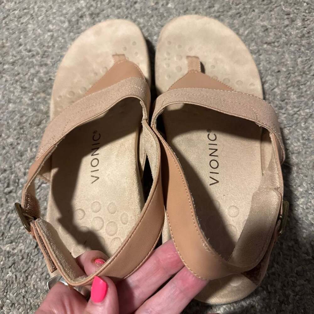 Vionic Danita Orthopedic T-Strap Backstrap Sandals Size 8.5 Tan Nude
